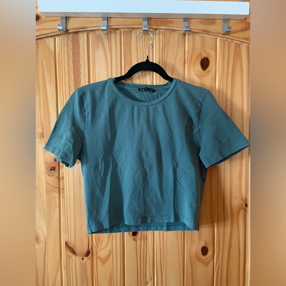 *Combo* 2 tees and bicycle shorts - Picture 2 of 6